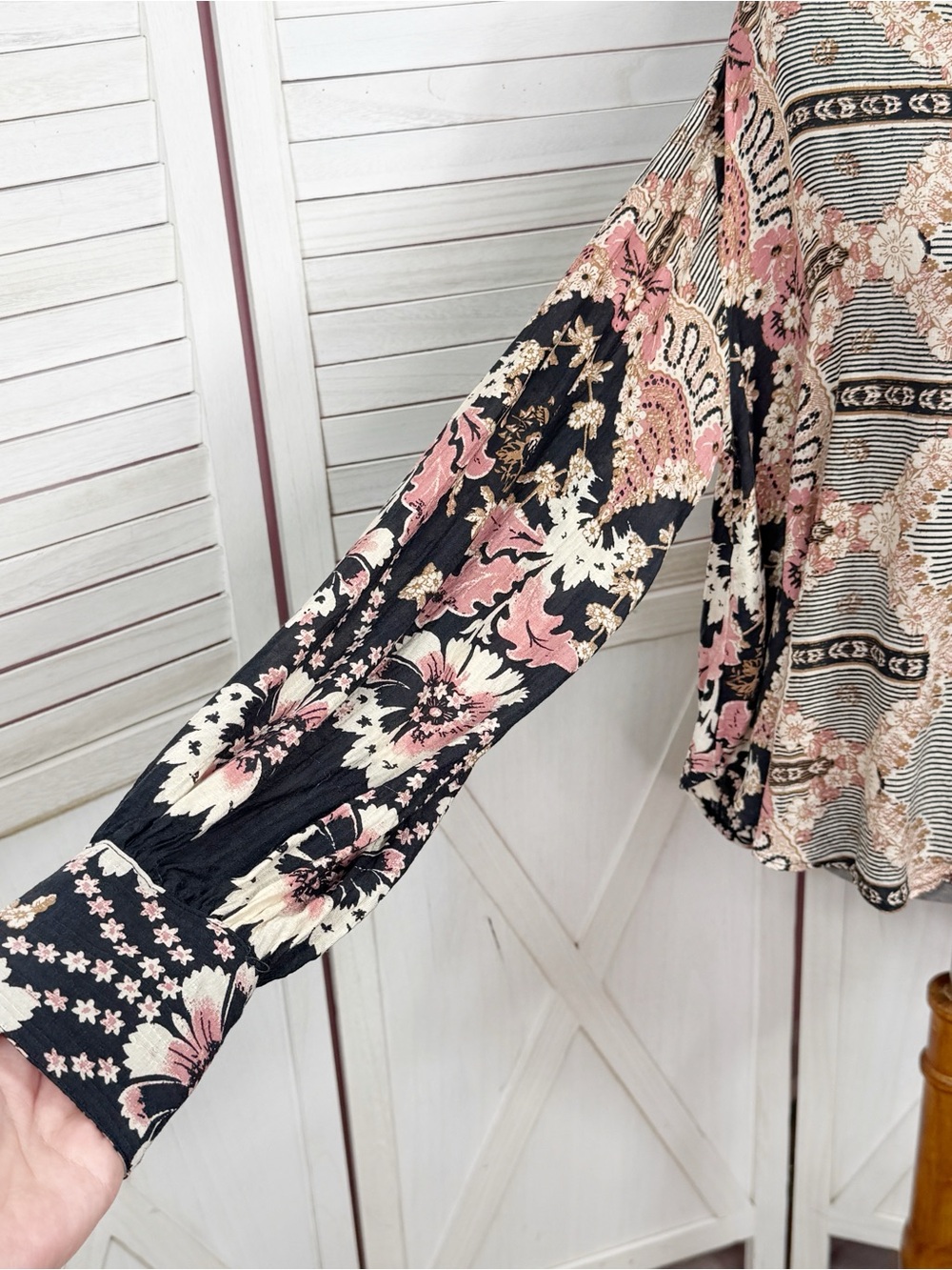 Free People Virgo Baby Floral Boho Oversized Button Up Shirt Black Multi Medium - Picture 7 of 13
